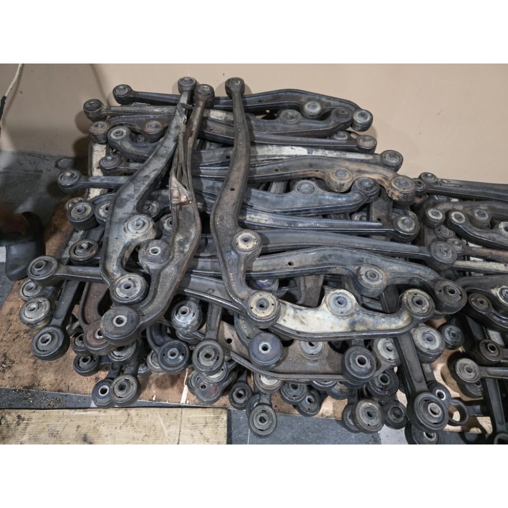 arm depan land cruiser vx80