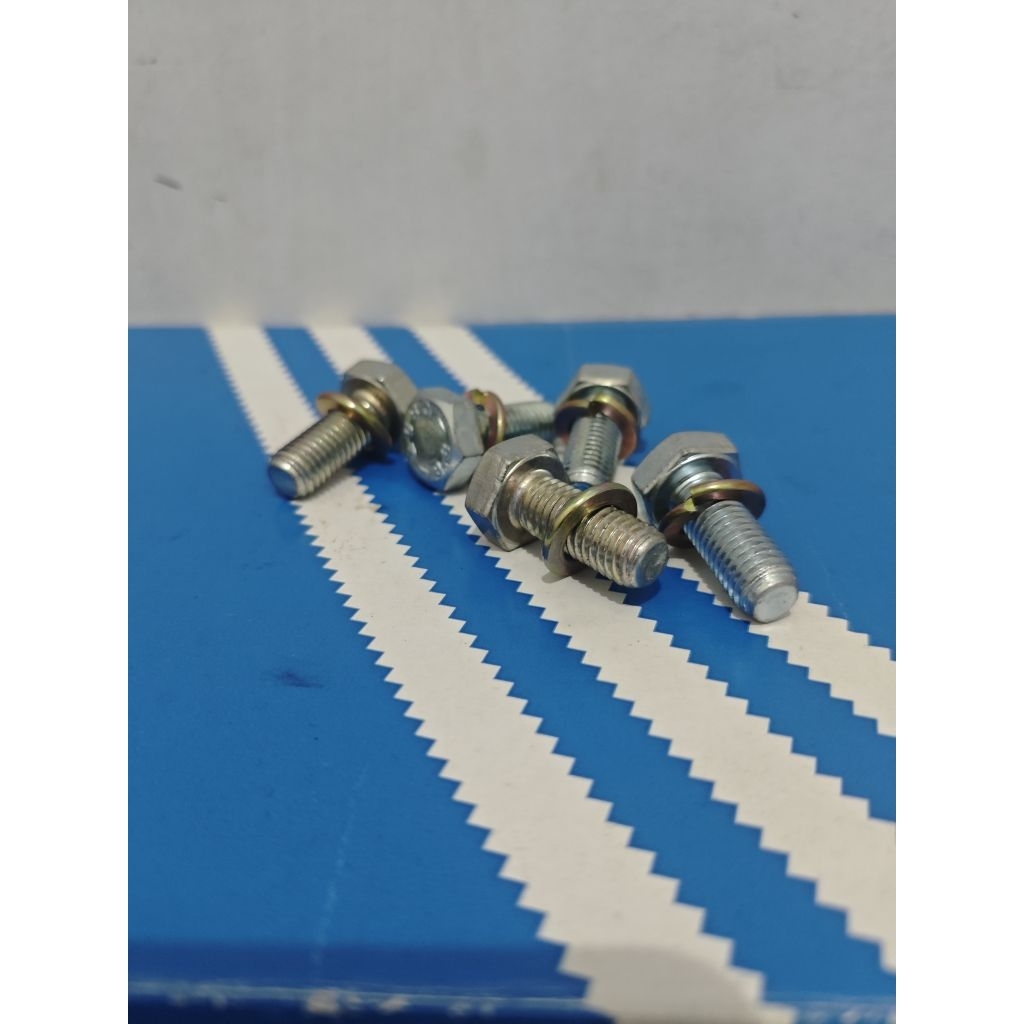 baut knalpot vespa super