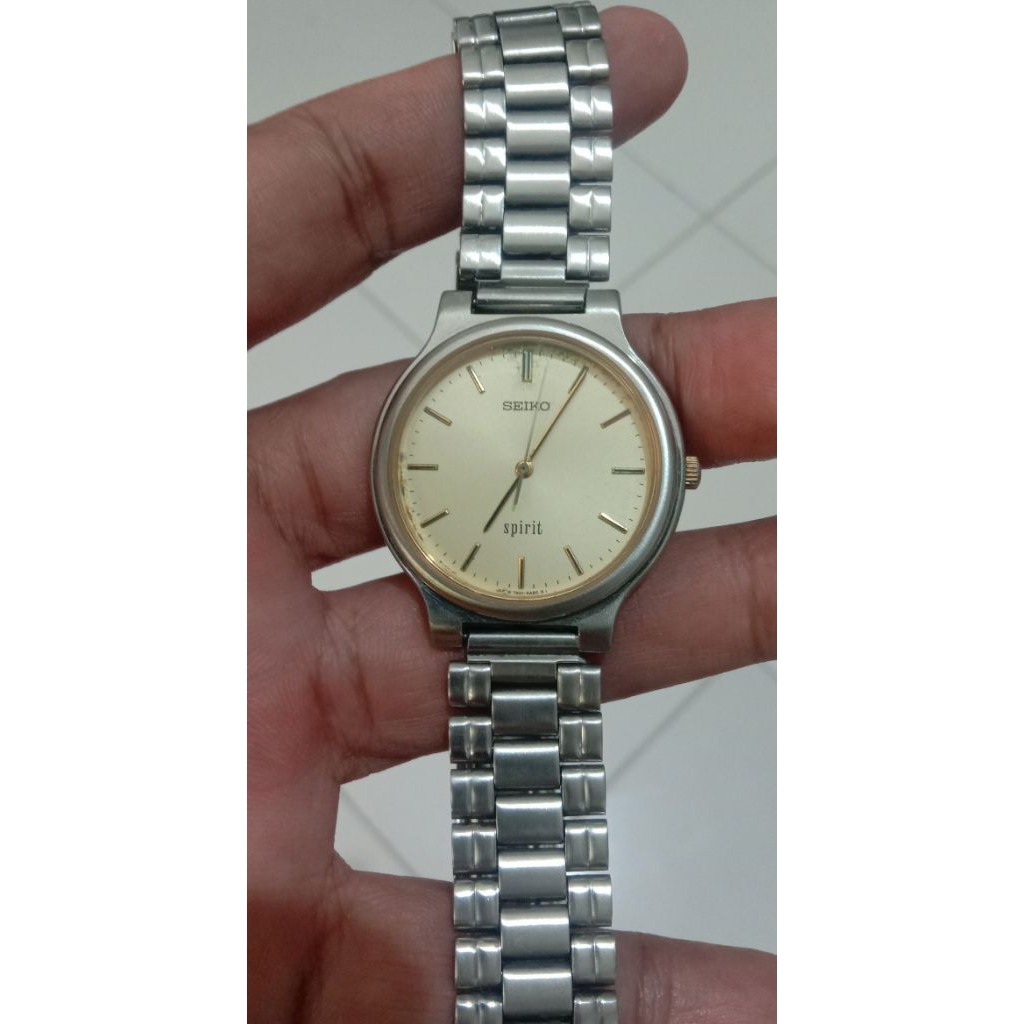 seiko spirit 7N01-6A70