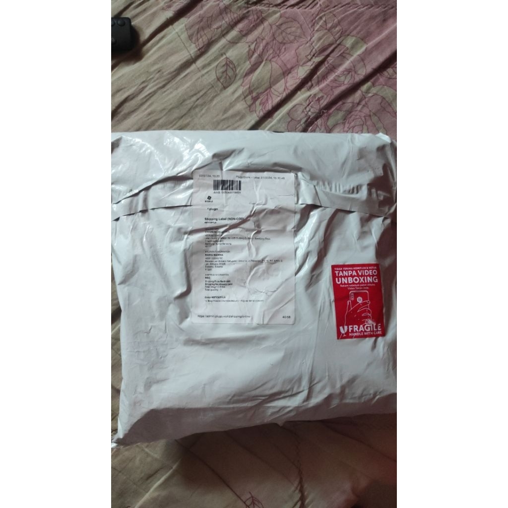 PRAEDAE HOODIE HOPELESS ROMANTIC WHITE