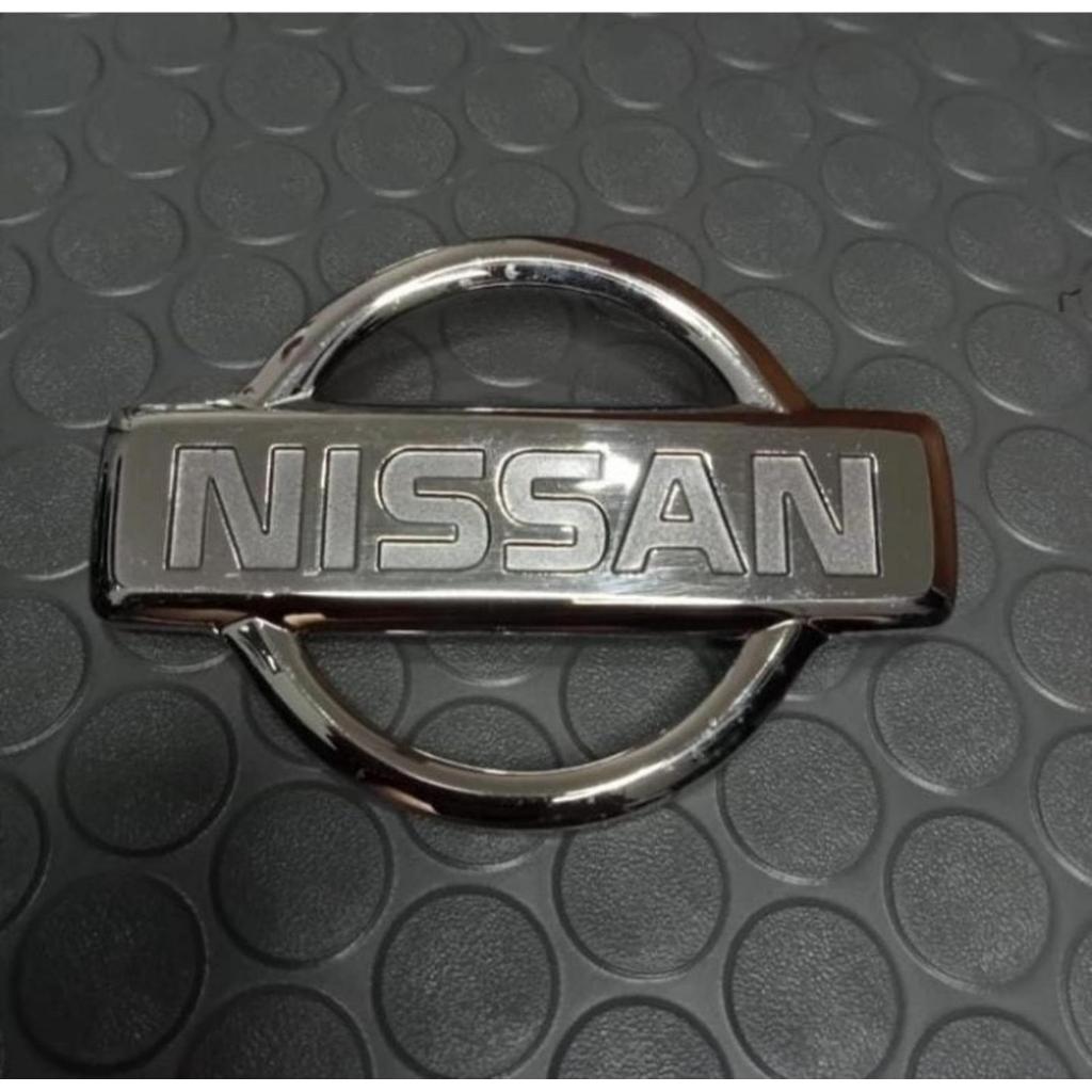 Emblem Logo Nissan Grill Depan Mobil Nissan Terrano