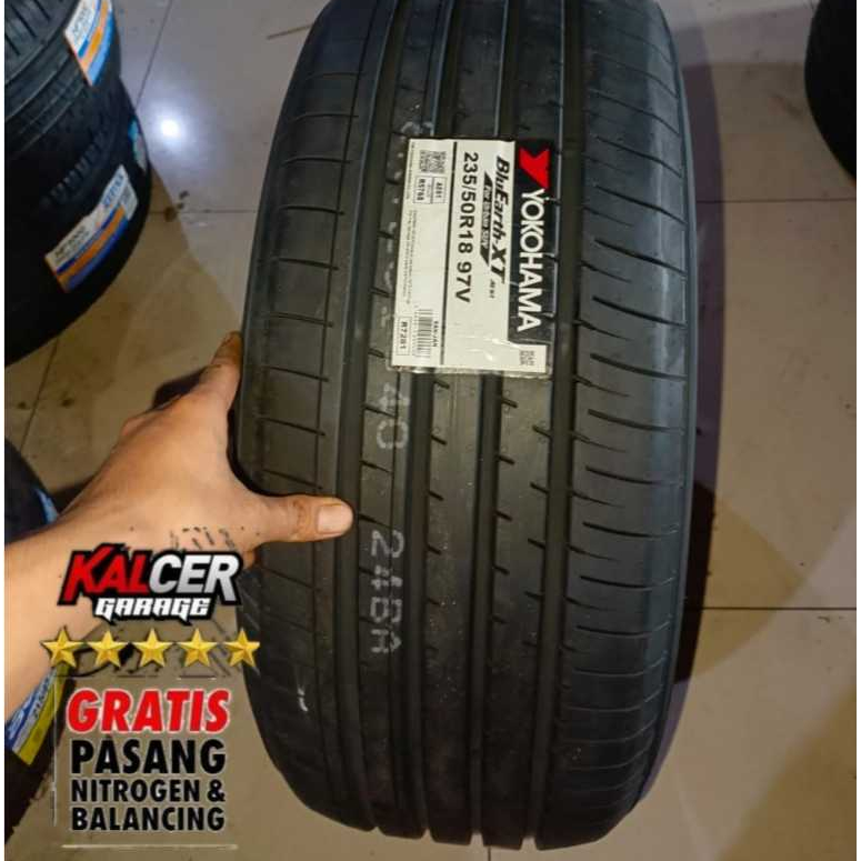 Ban Mobil Import Ring 18 235/50 YOKOHAMA Bluearth-XT AE61 235-50 R18 kualitas terbaik