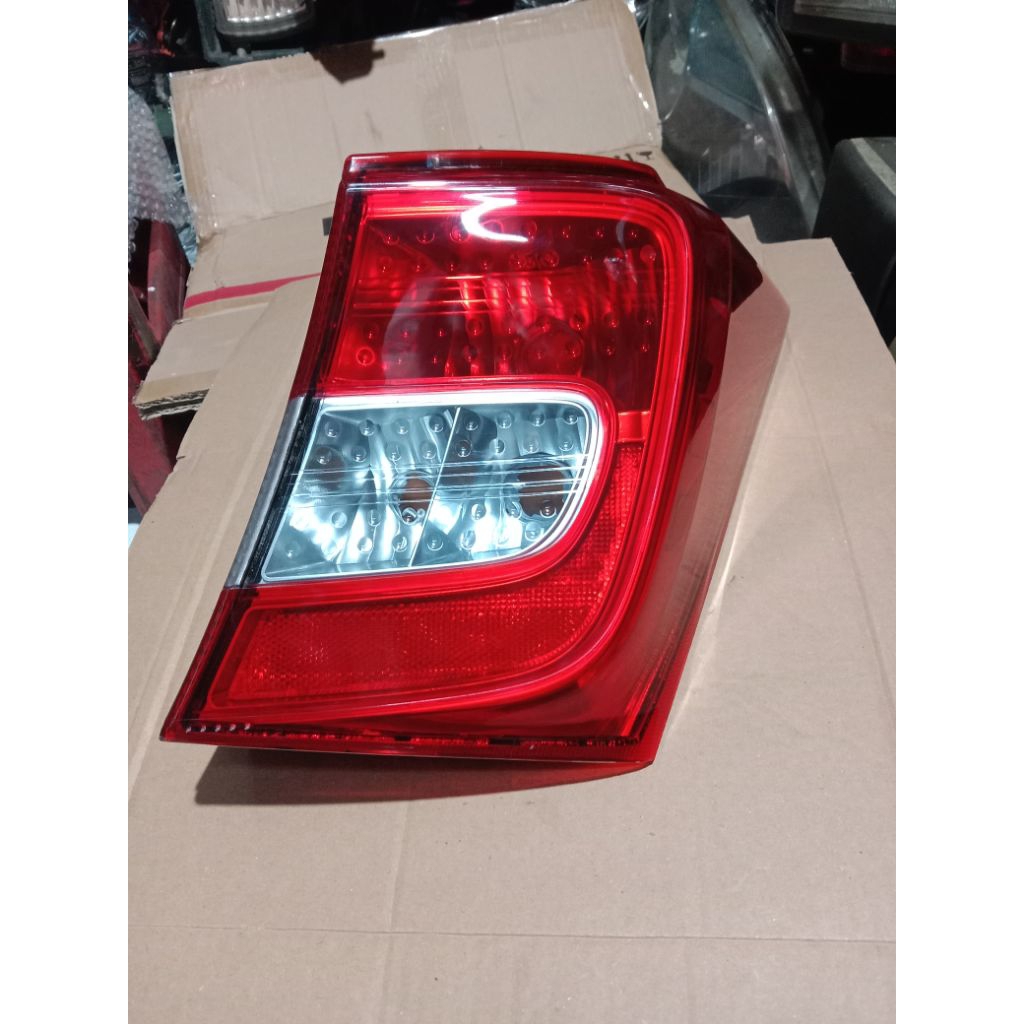 stoplamp lampu belakang honda freed