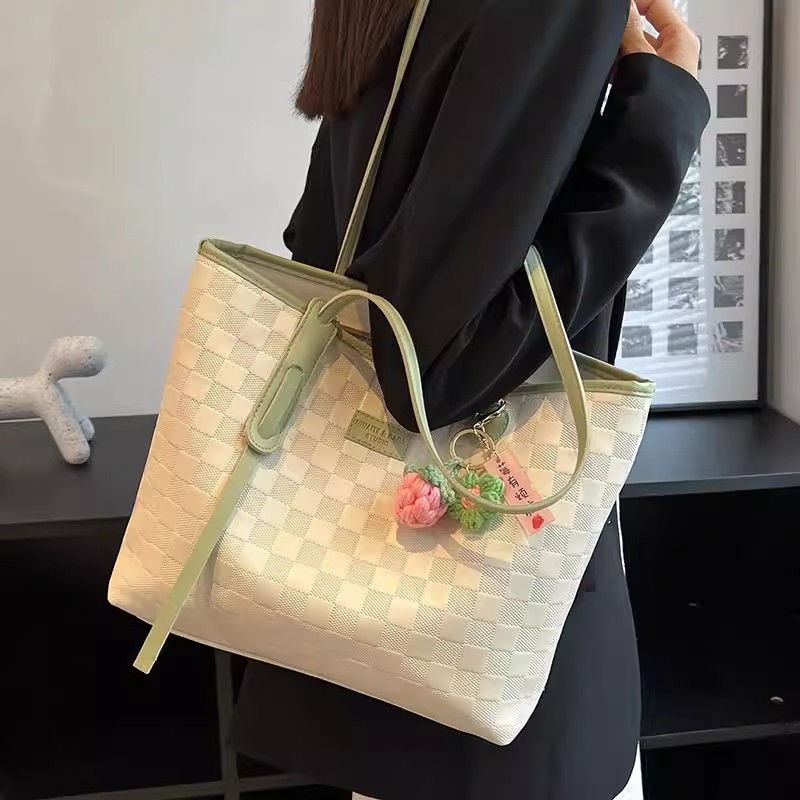Tas Tote Wanita Cantik - Detil Strawberry Adorable Kekinian 143