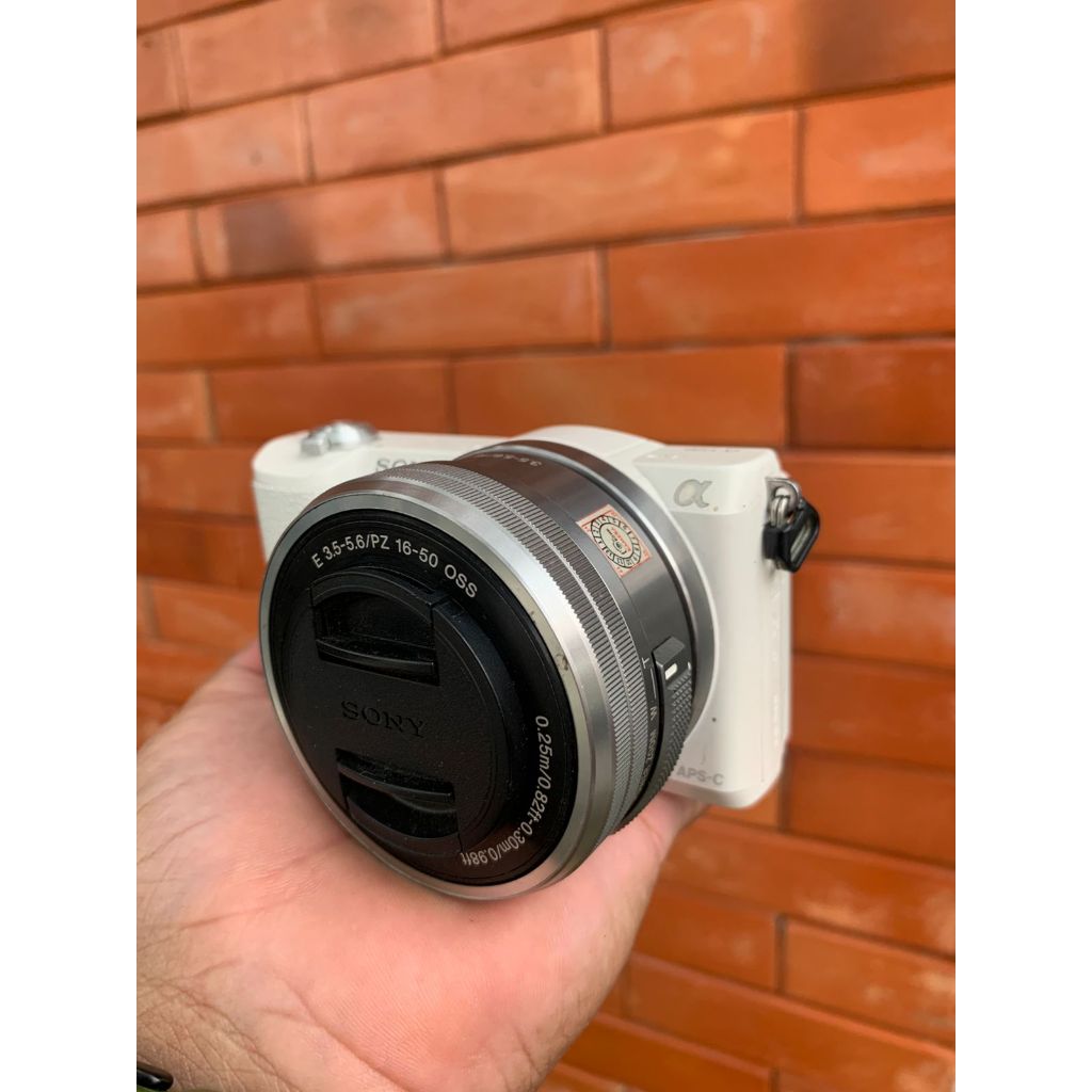 SONY A5100 + LENSA 16-50MM OSS