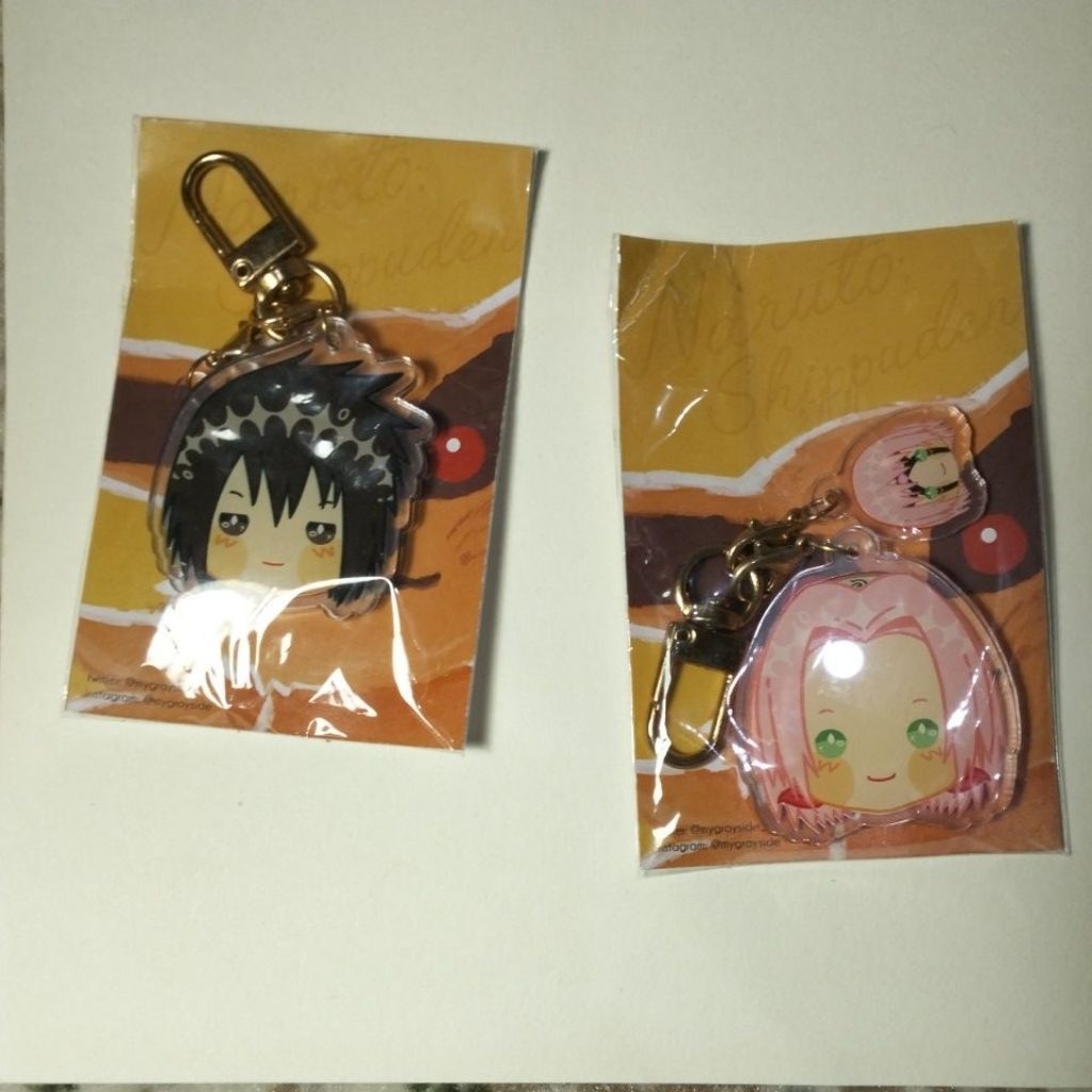 SasuSaku Keychain 1 Set + CHARM (Sasuke Sakura Naruto)