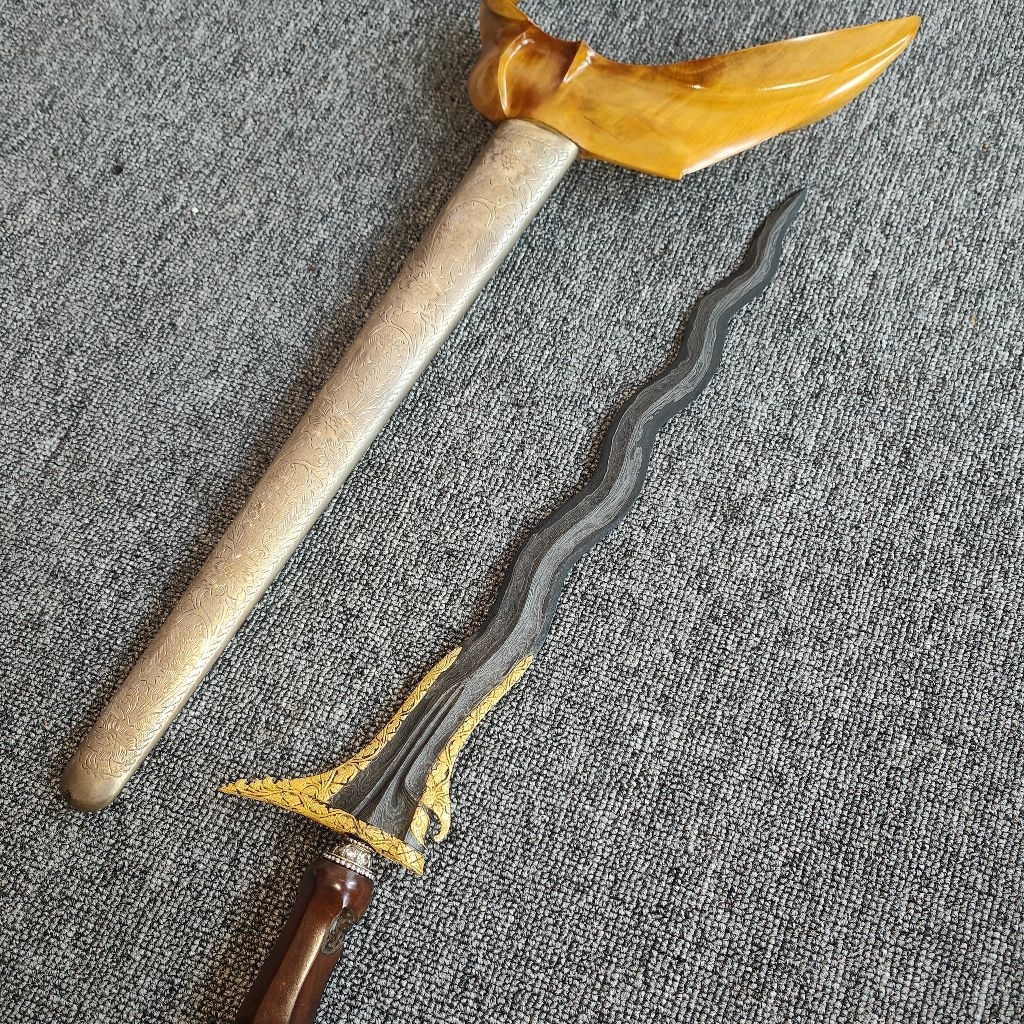 Pusaka dapur panimbal kinatah emas kamarogan