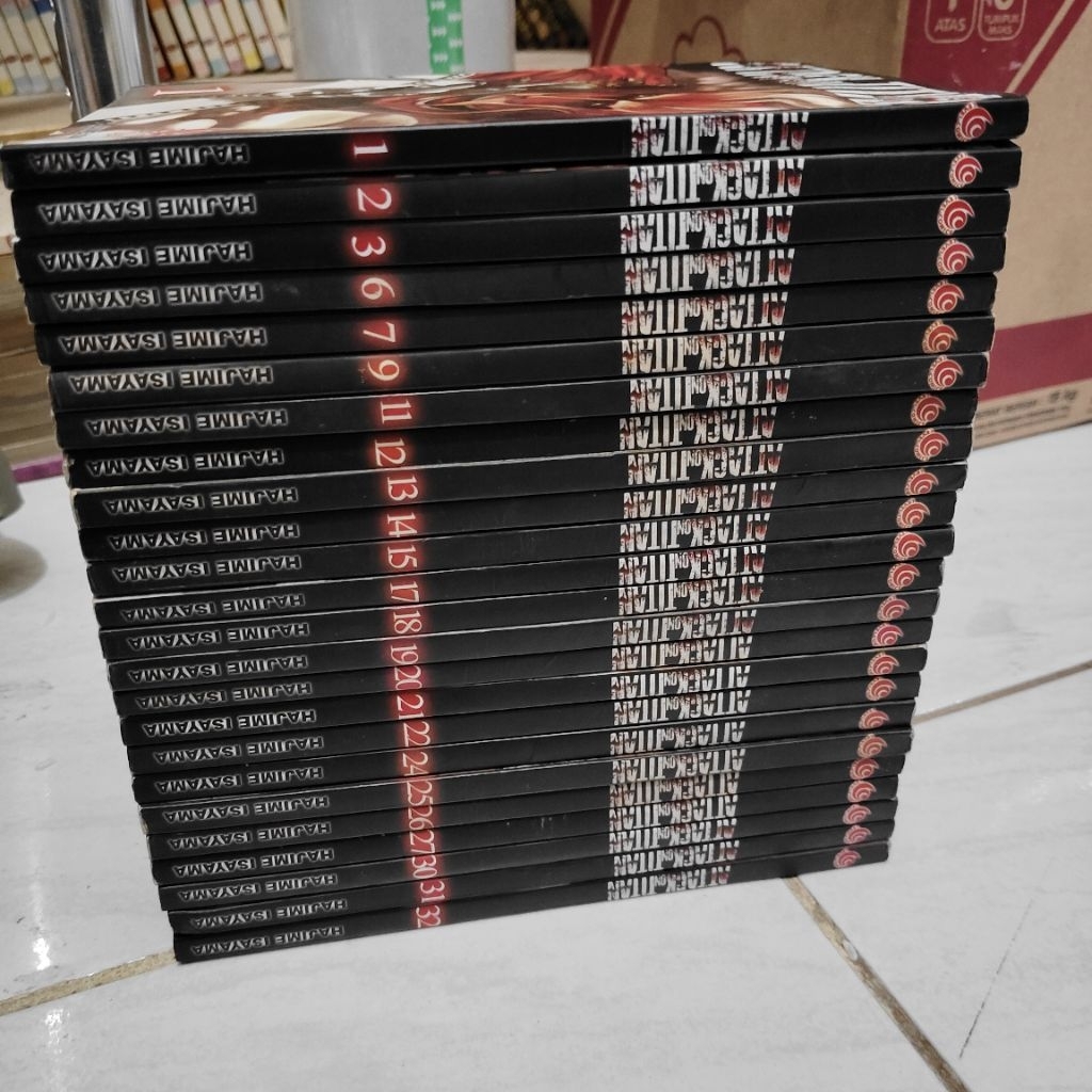 Komik Attack on Titan set ( 24 Buku )