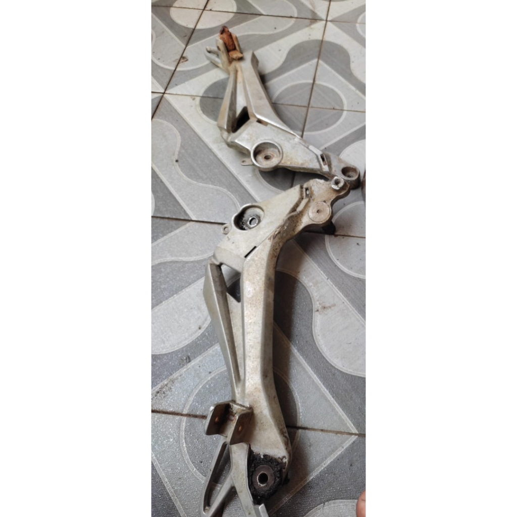 Postep Belakang Supra FI