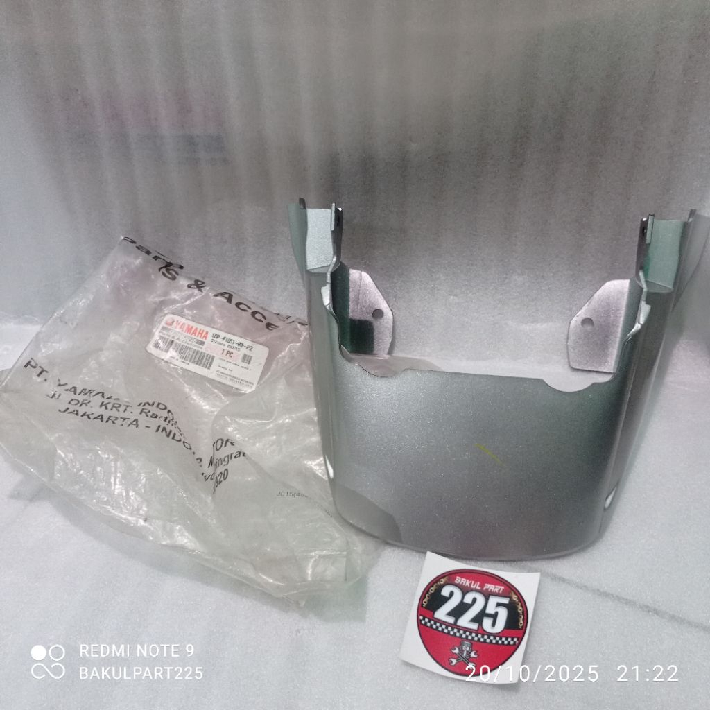 Cover body belakang silver scorpio 5BP - F1651 - 00 - P2