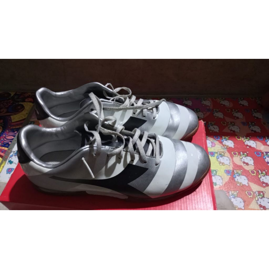 sepatu futsal diadora second