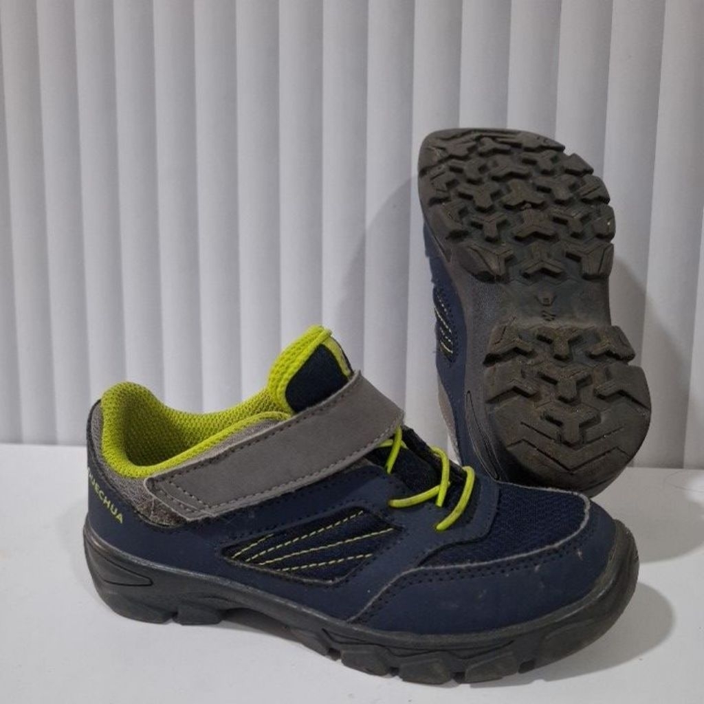 SEPATU GUNUNG ANAK QUECHUA (preloved)
