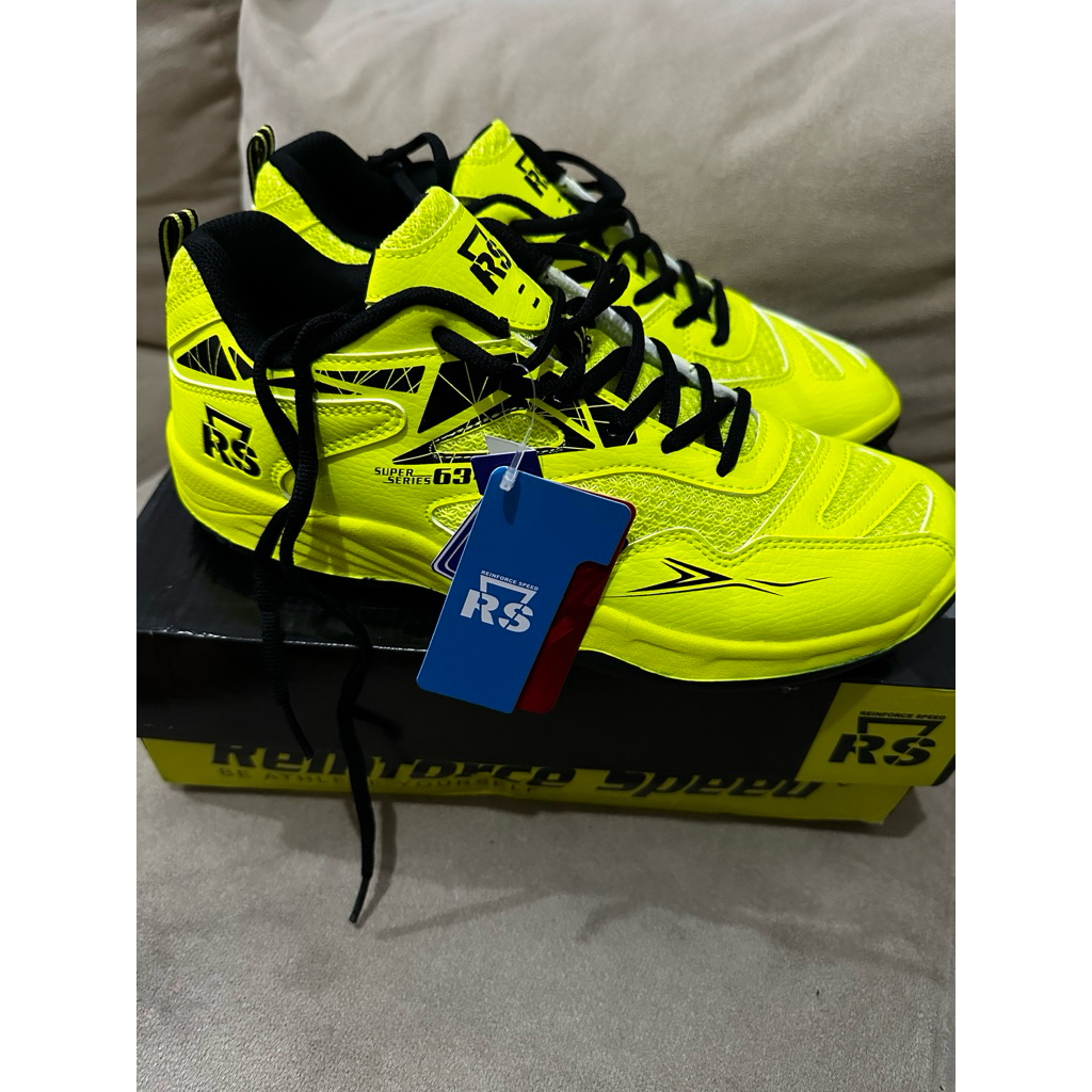 Sepatu Badminton RS Super Series
