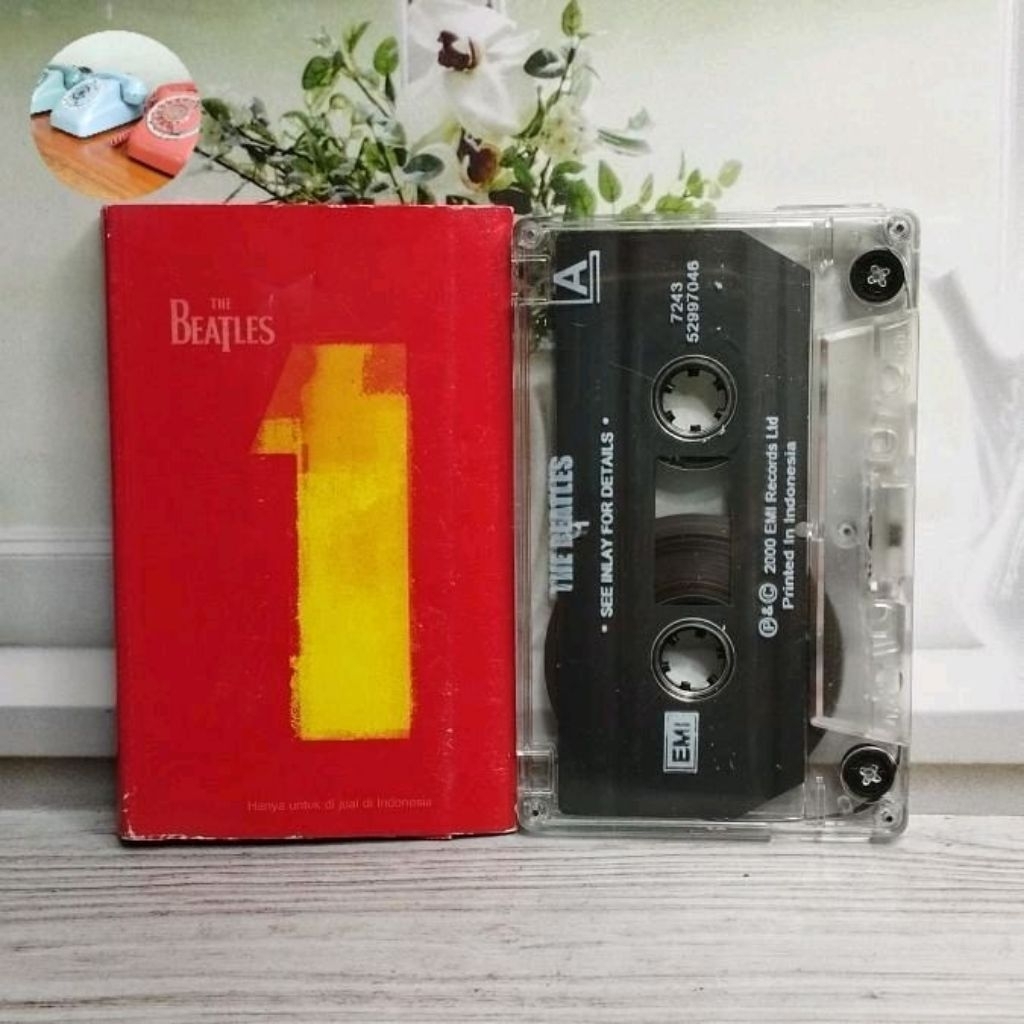 Kaset pita original The Beatles album 1