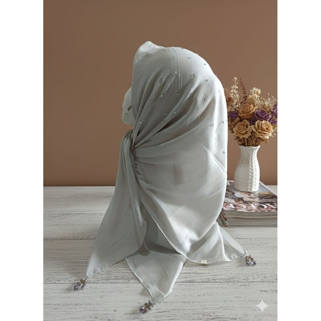 HIJAB SEGIEMPAT PAYET SWAROVSKI CRYSTAL // HIJAB SEGIEMPAT PAYET // HIJAB PARIS