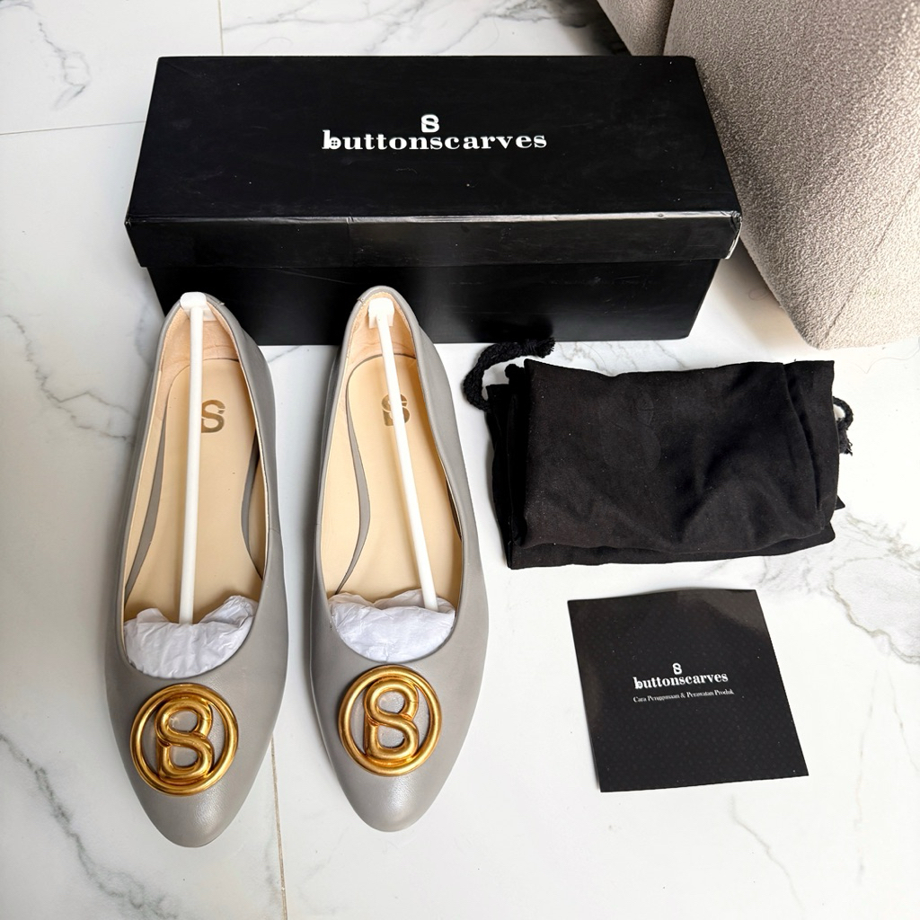 PL Preloved sepatu buttonscarves size 38 VVGC