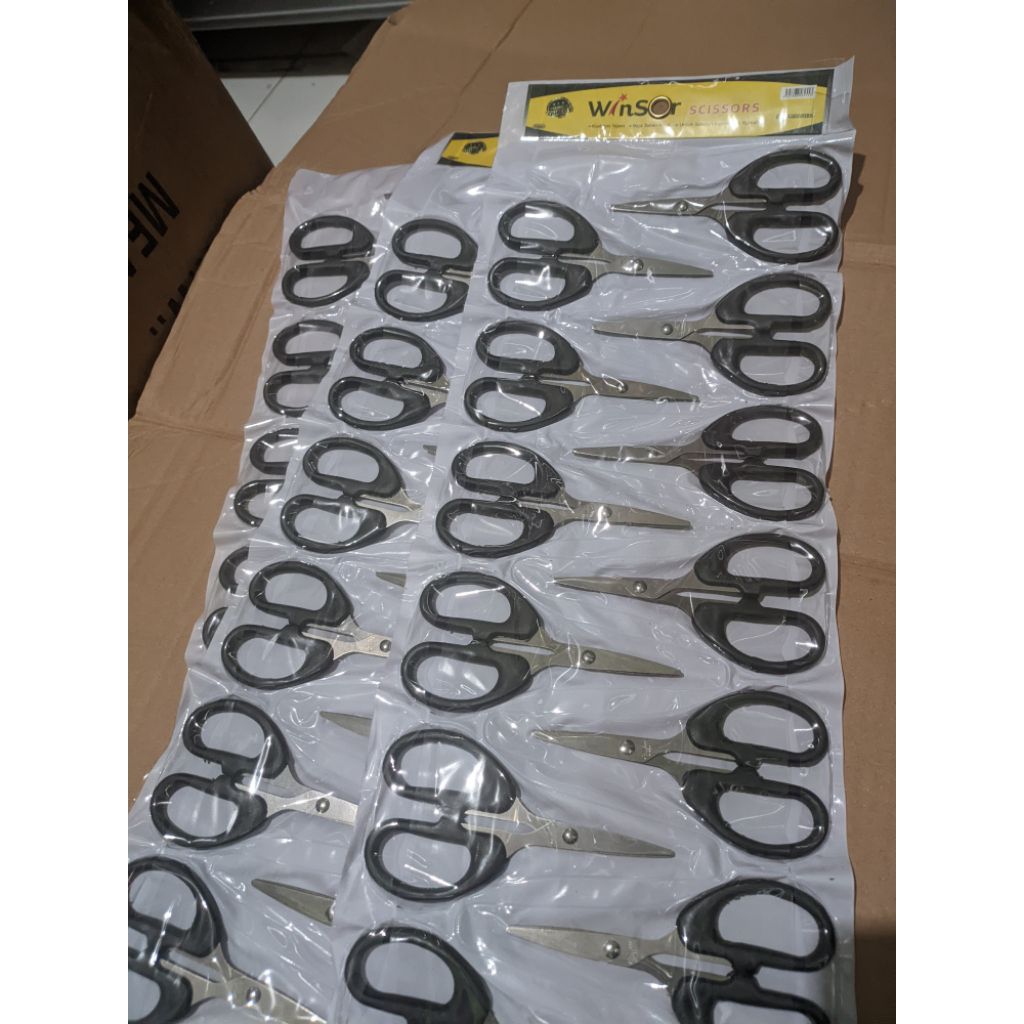 12 pcs gunting renceng - gunting renceng 4,5 inch isi 12 pcs / 1 lusin gunting polos / alat pemotong