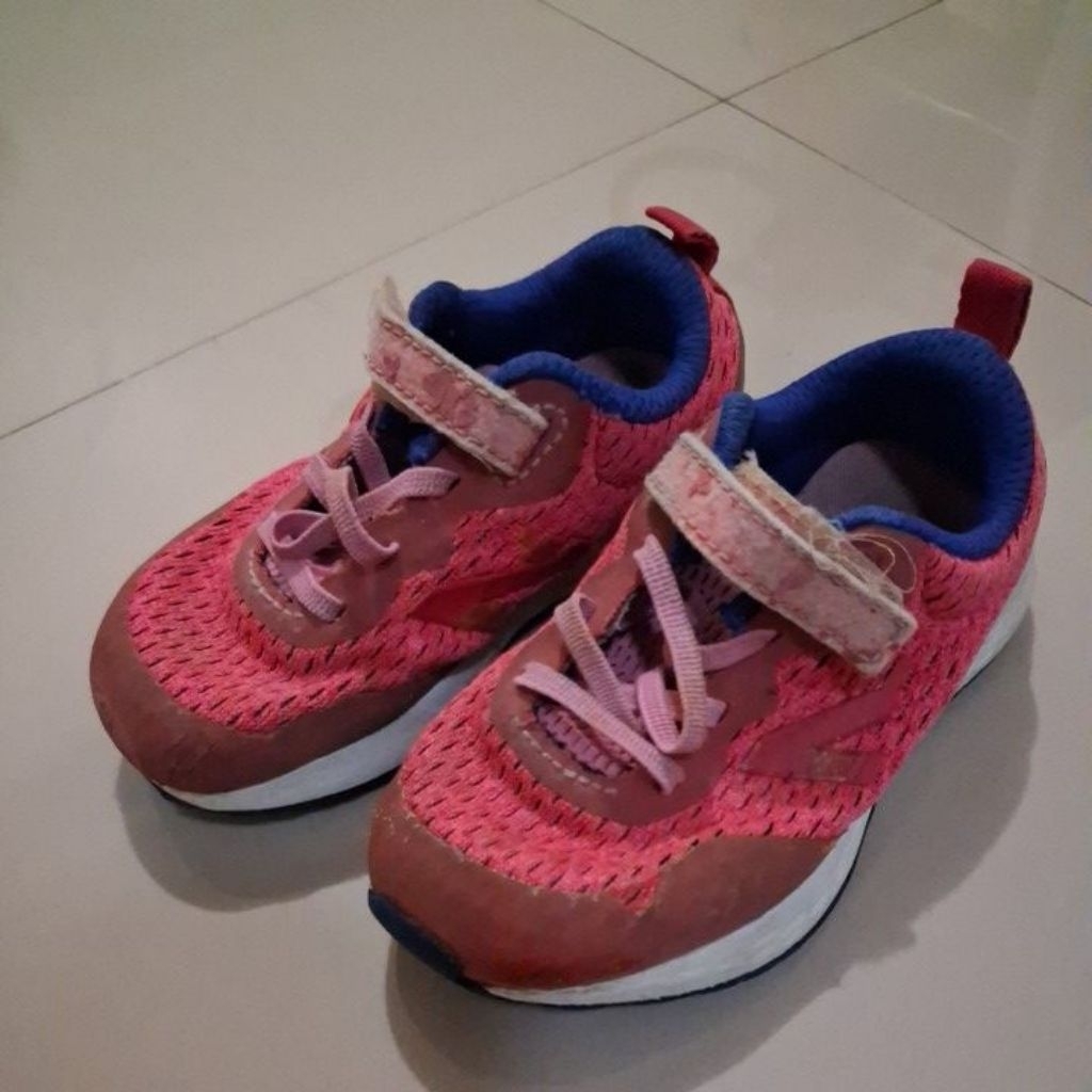 preloved sepatu anak new balance original ukuran 22