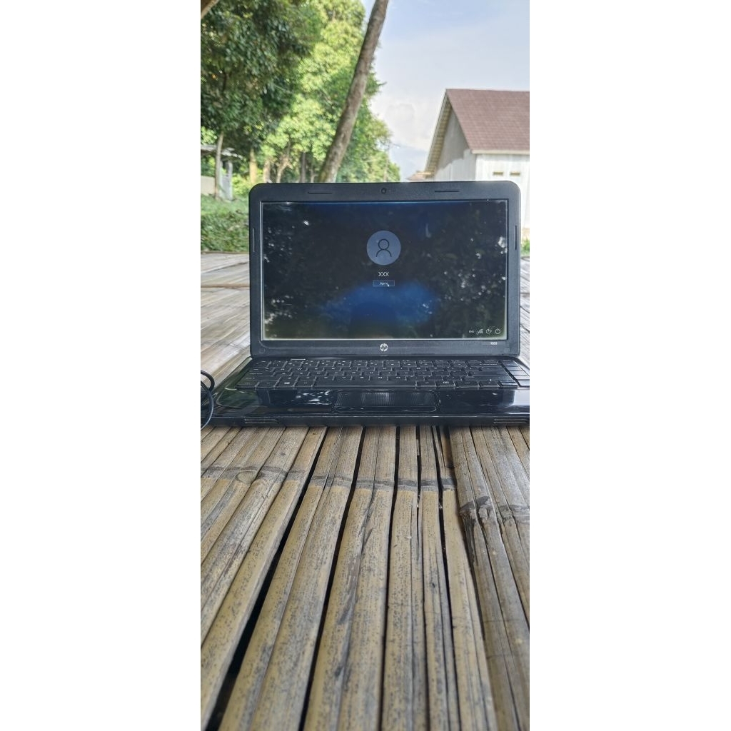 Laptop HP1000 AMD A4 Ram 4GB HDD 500GB, 14 inch. TERMURAH BERKUALITAS HARGA TERJANGKAU