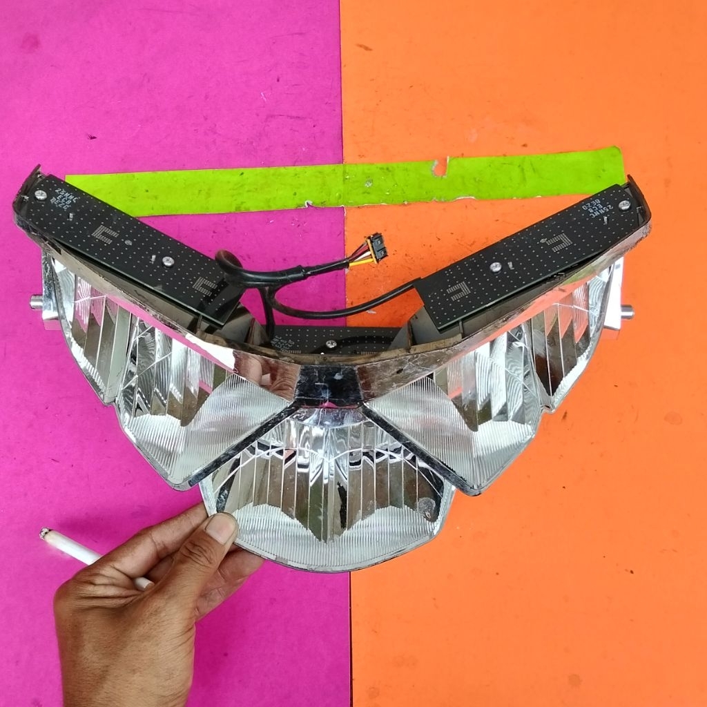 reflektor + LED lampu depan Honda pcx 150 , pcx 160 seconds bekas original
