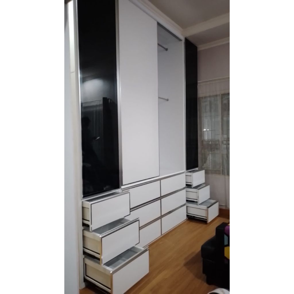lemari pakain aluminium custom