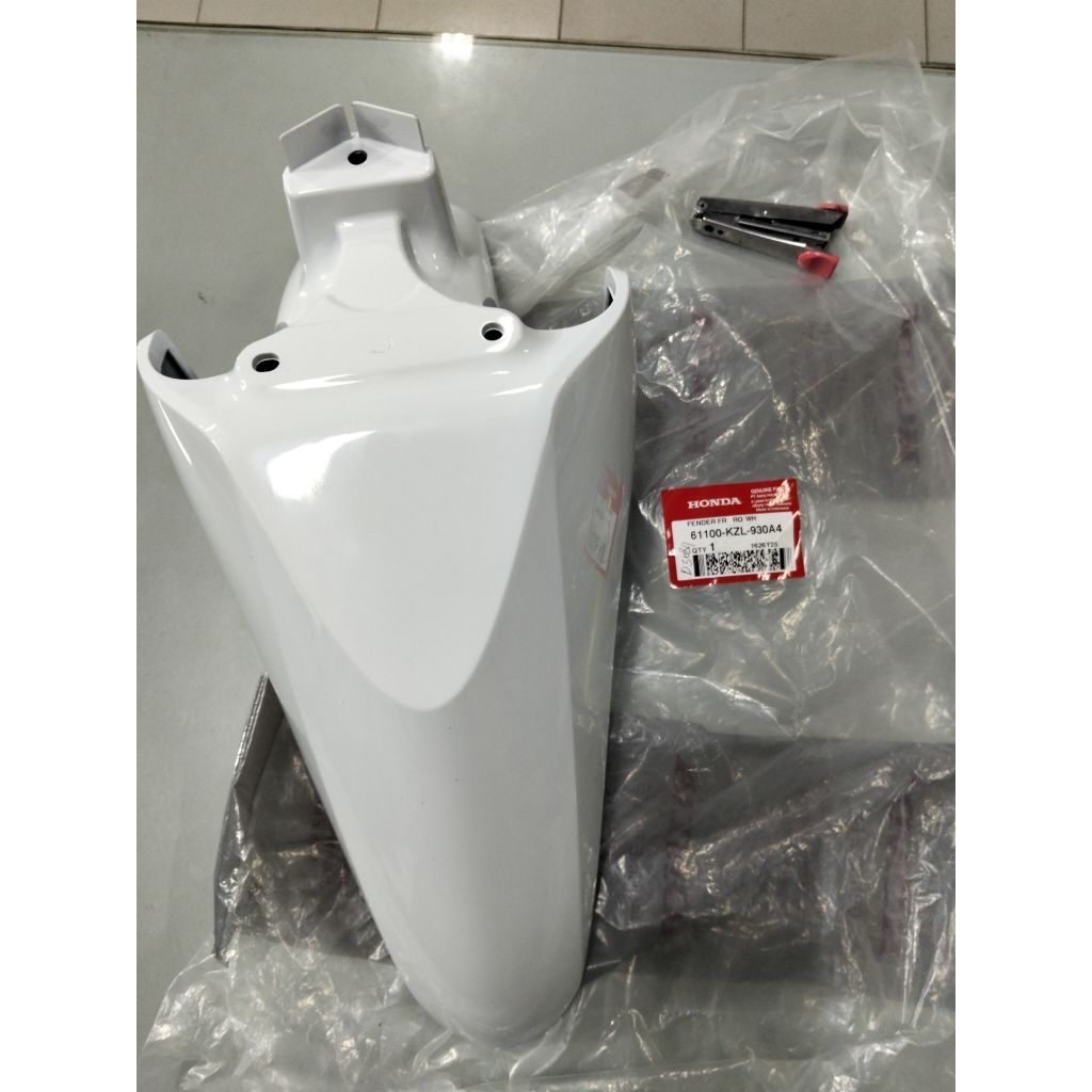 Spakbor depan untuk motor Spacy number part 61100KZL930A4