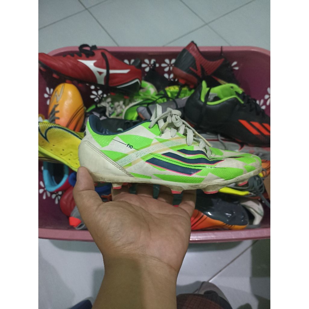 Preloved sepatu bola anak Adidas F10 size 32