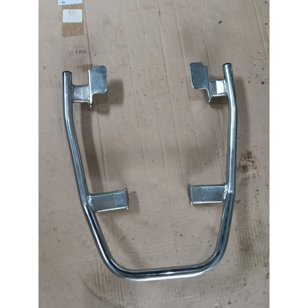 behel tanduk belakang Suzuki smash 110 lama smash 2001-2004