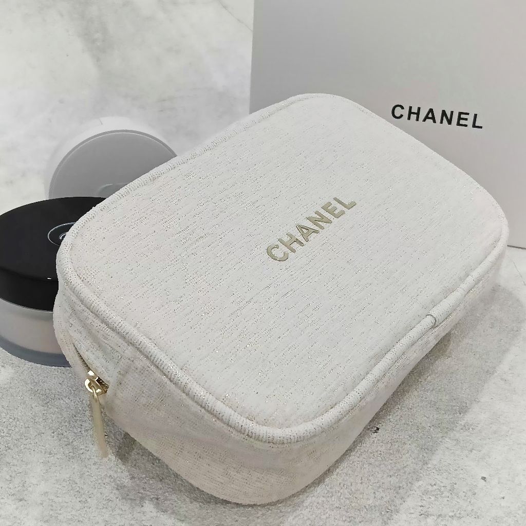 VIP Gift Orii CH4NEL Pouch Cream