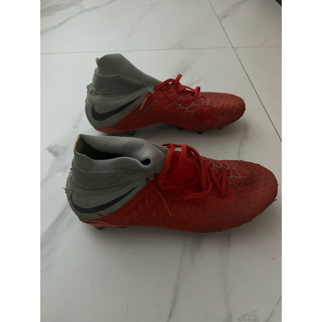 NIKE HYPERVENOM ORIGINAL SIZE 40