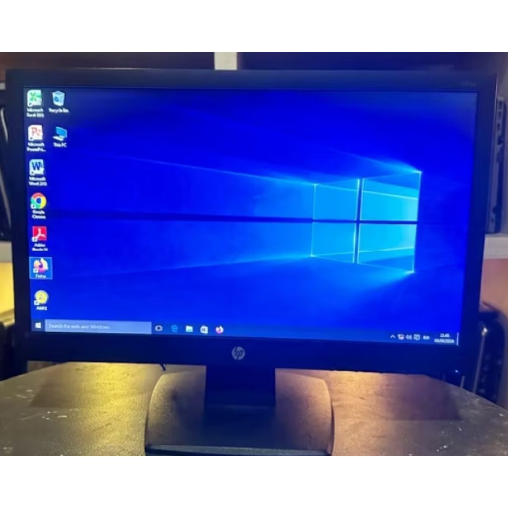 MONITOR LCD KOMPUTER