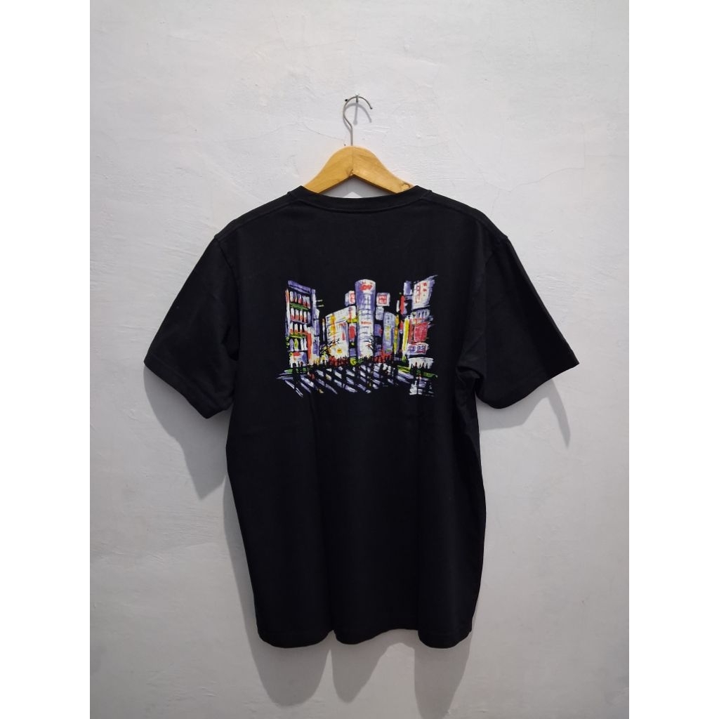 Kaos uniqlo colab SHibuya