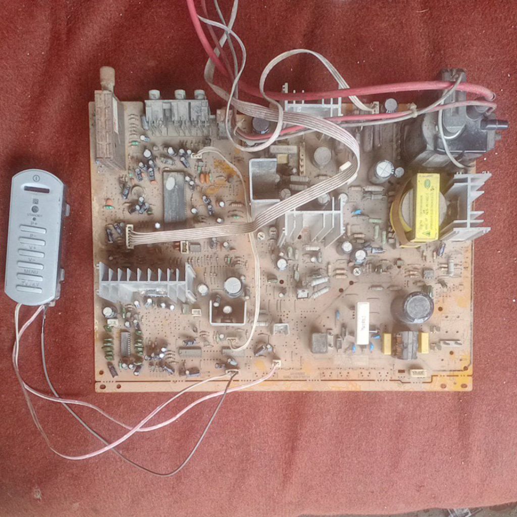 mesin tv tabung 29 inch second belum tes/gambling