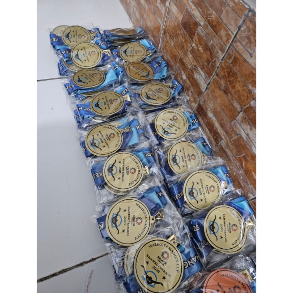 medali custom bahan akrilik tali lanyard fullprint 3cm