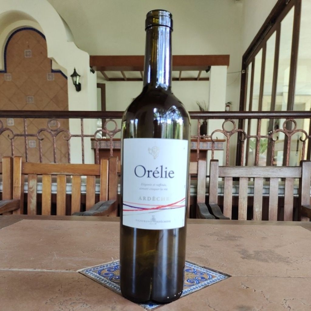 Botol bekas minuman impor