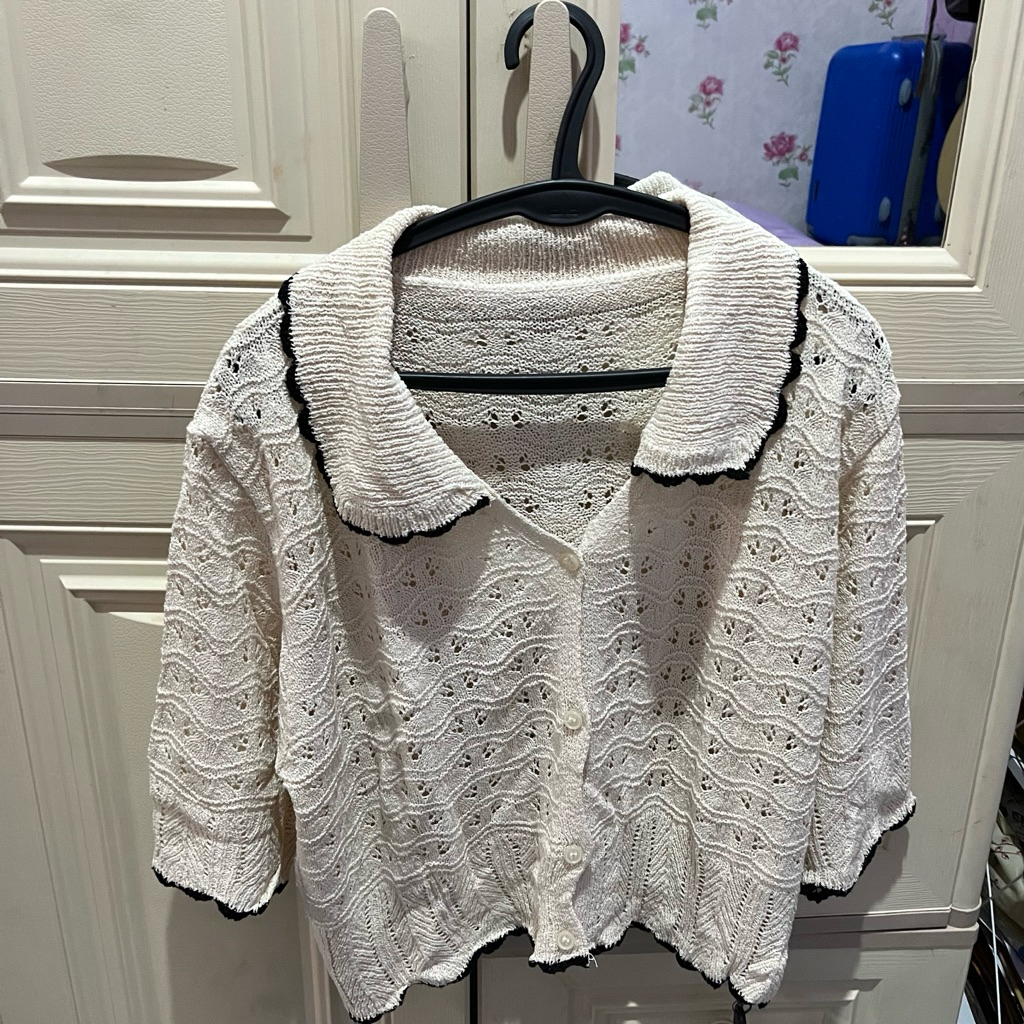 Cardigan rajut crochet kerah