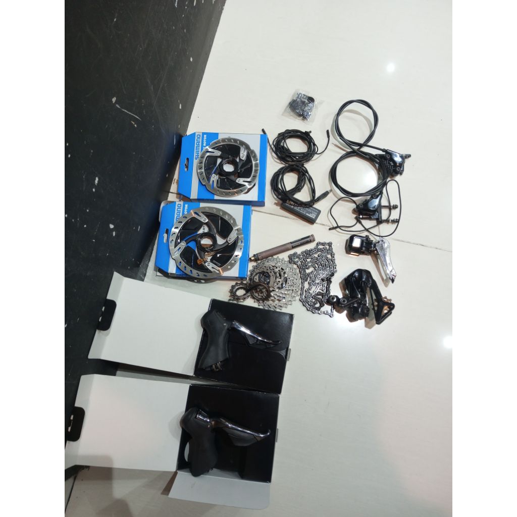 Groupset Shimano Di2 Dura Ace R9100 tanpa Crankset