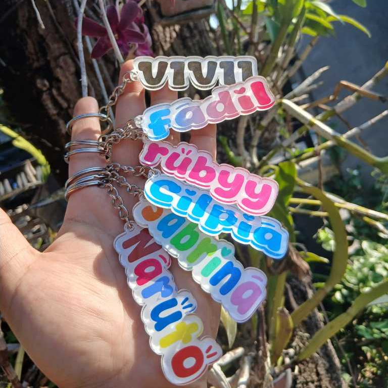 gantungan kunci akrilik / gantungan akrilik custom nama / gantungan kunci nama