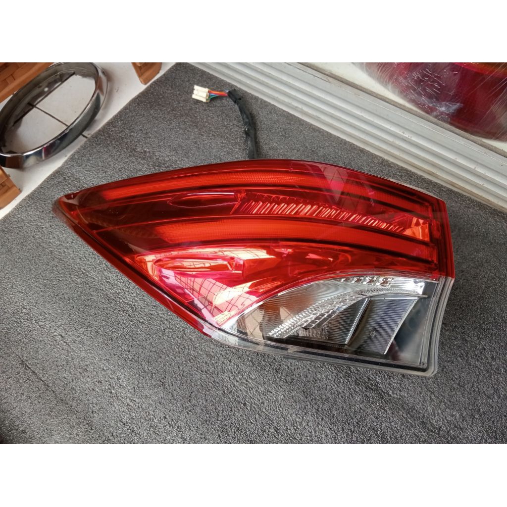 stoplamp lampu belakang fortuner vrz 2016 2020 original