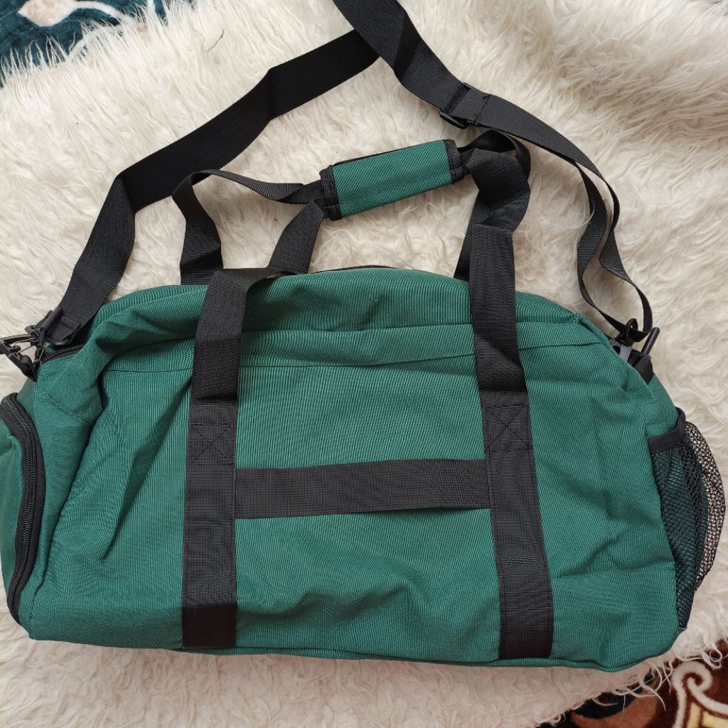 Duffle bag tas duffel bisa buat travel olahraga gym new bukan preloved bekas seken second