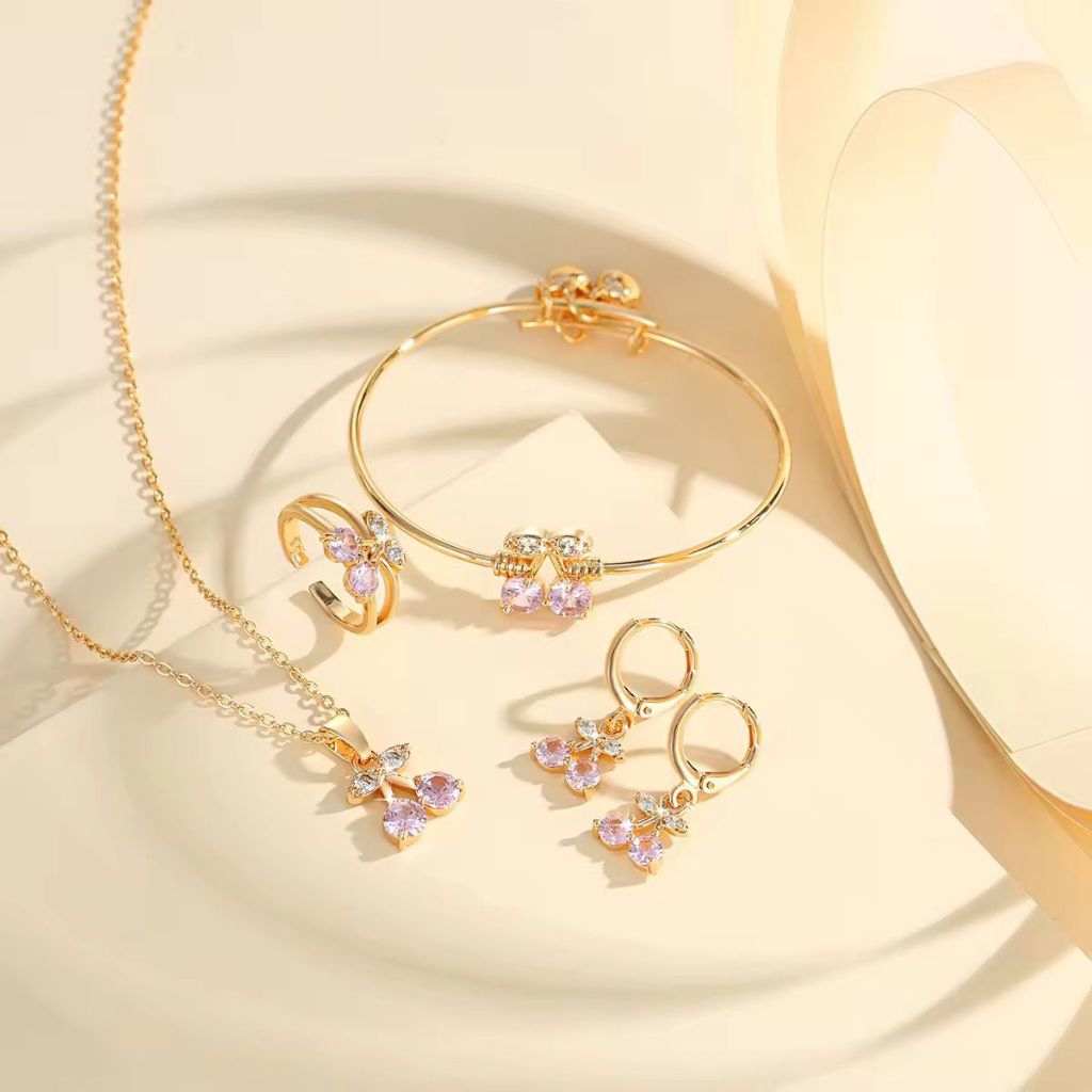 satu set perhiasan cantik anak titanium elegan