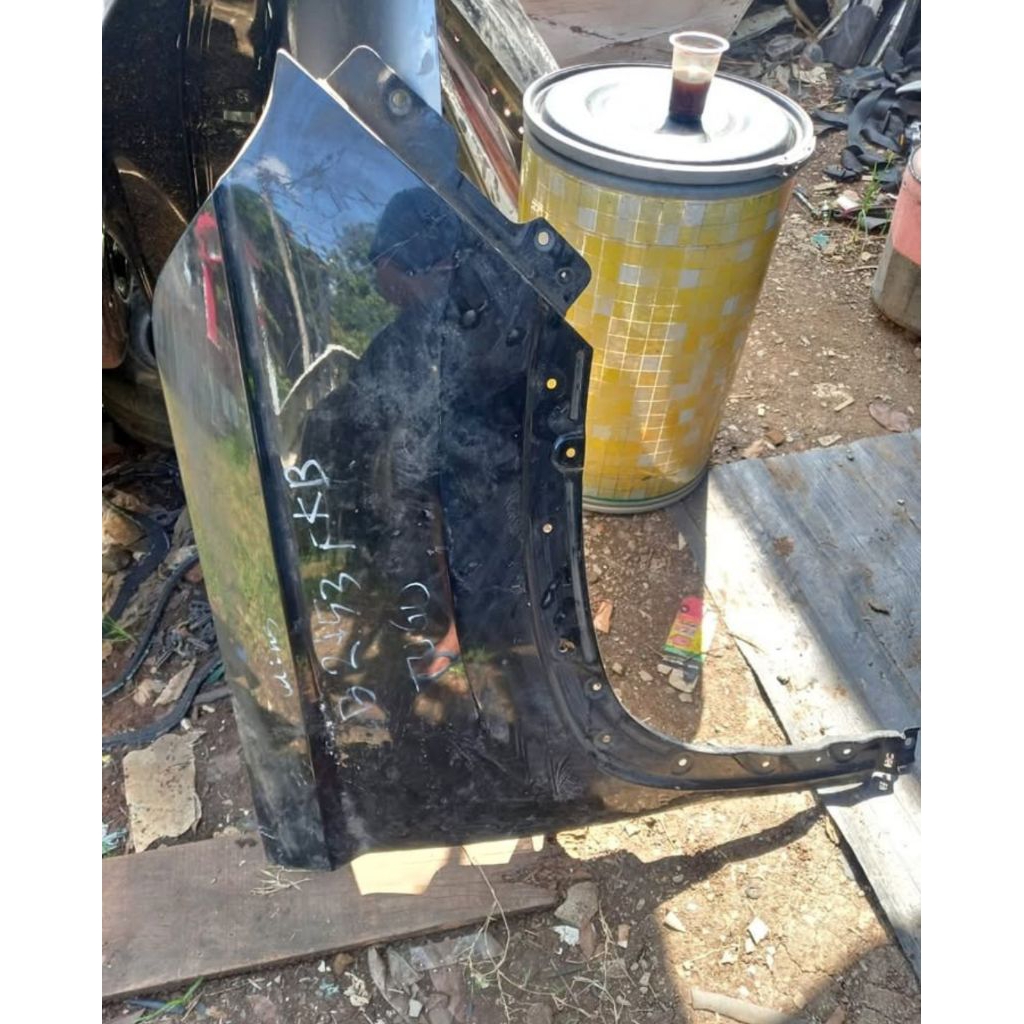 fender spakbor wuling almaz bagian kanan original copotan