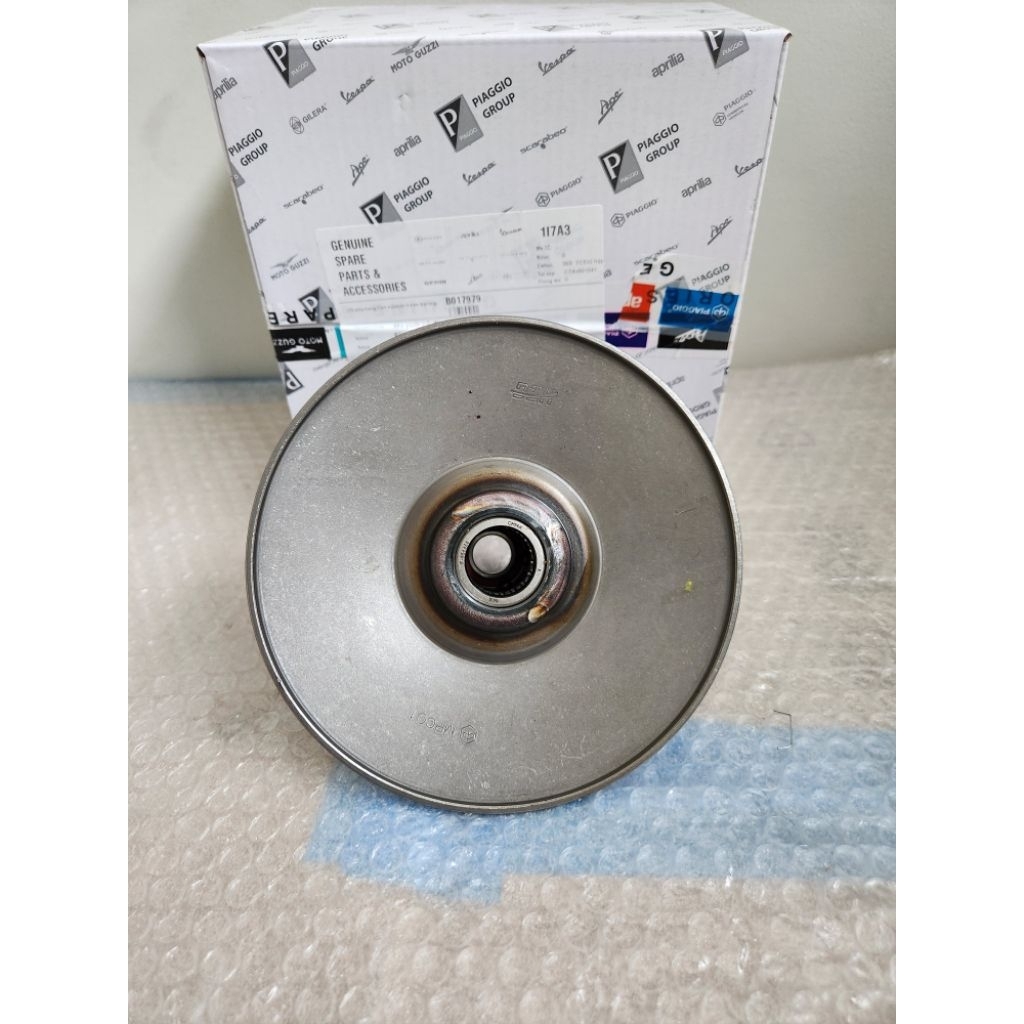 Fixed Driven Pulley Belakang Vespa 150 Original