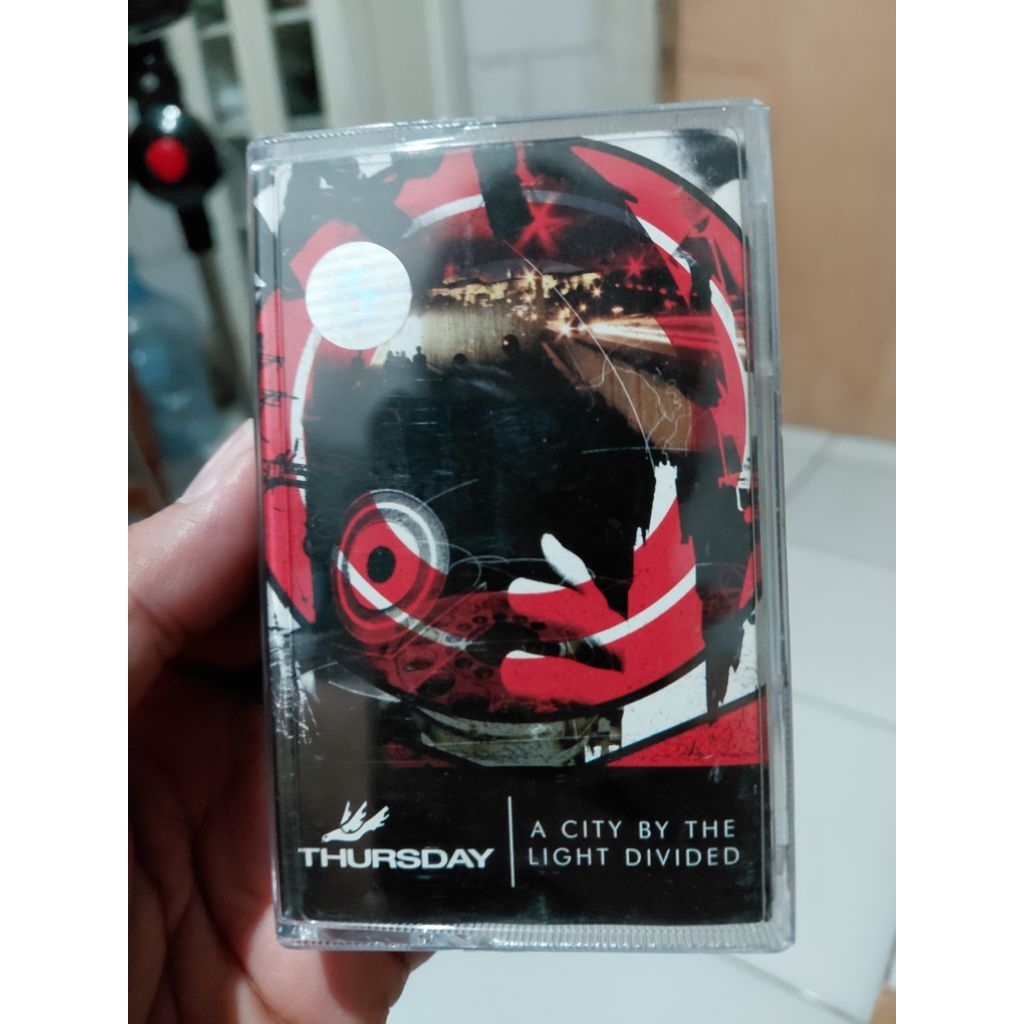 Kaset Original Thursday - A City By Light Divided