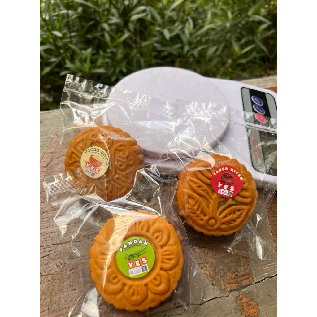 Mooncake, Kue Bulan 109gr Tausa Hitam / Tausa Putih / Pandan Premium