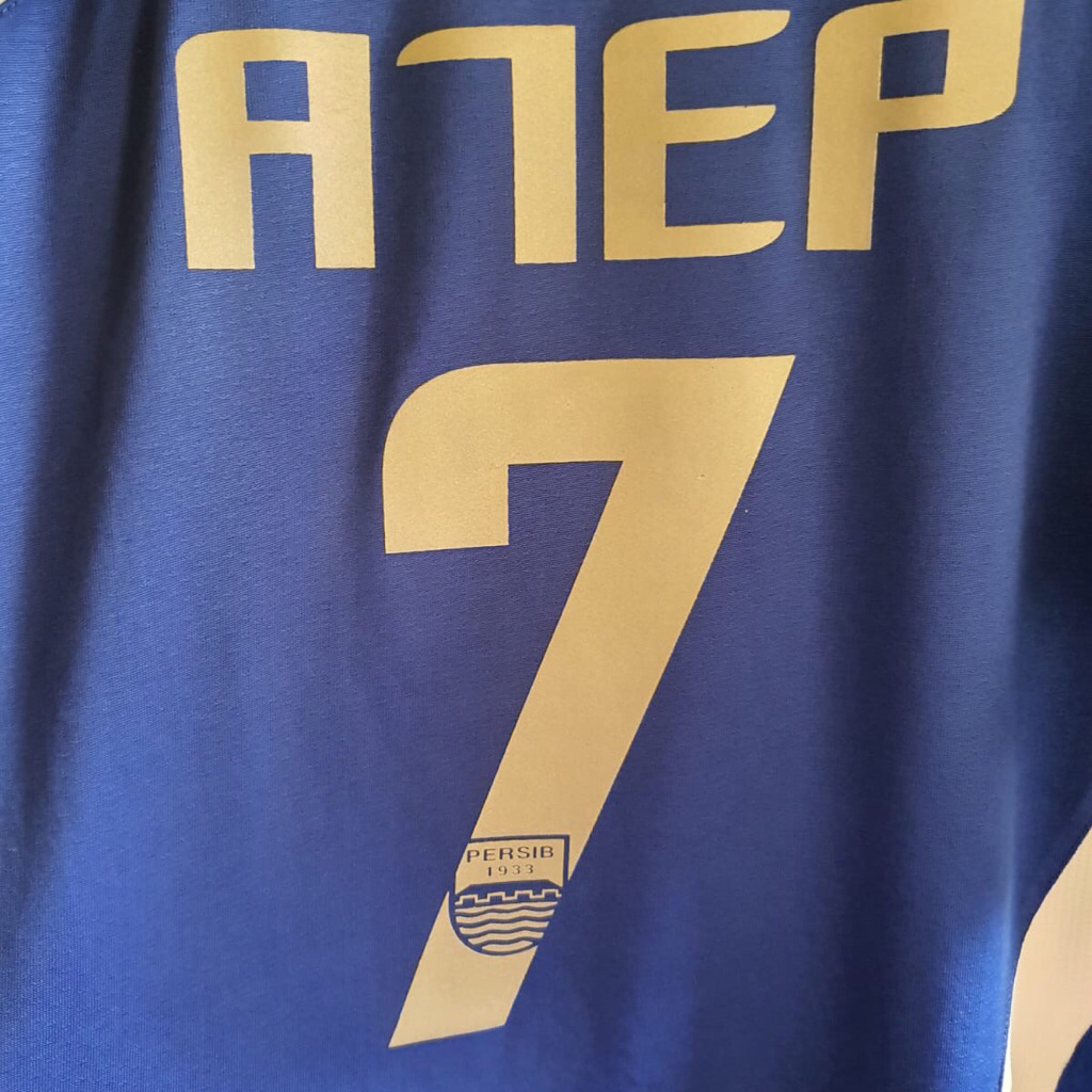 Jersey Persib Bandung 7. ATEP