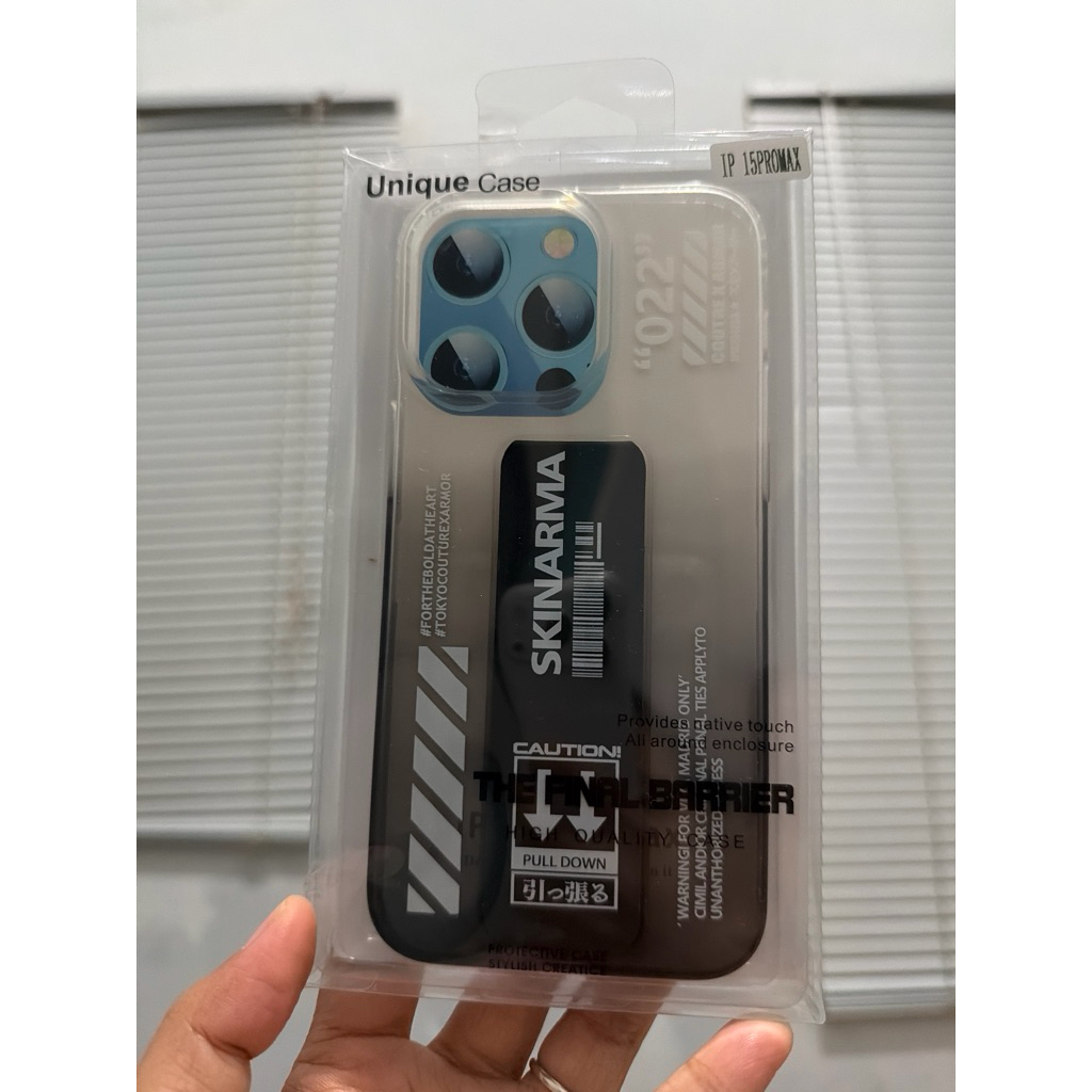 casing Skinarma untuk iPhone 15 Pro Max