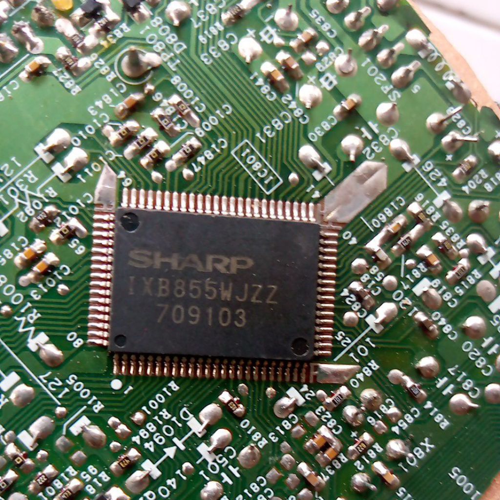 iC SHARP IXB855WJZZ cabutan masih nempel pcb