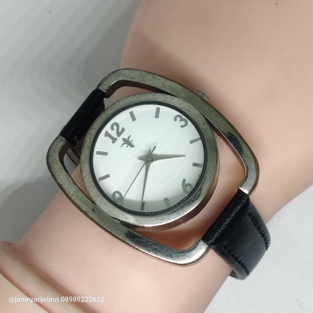 Jam Fleur de Lis Vintage Unik Ladies Bekas