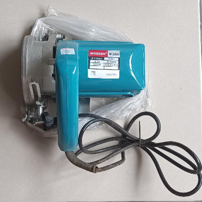 Mesin potong keramik merk modern.